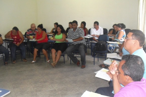 Secretaria capacita diretores e coordenadores em Livramento