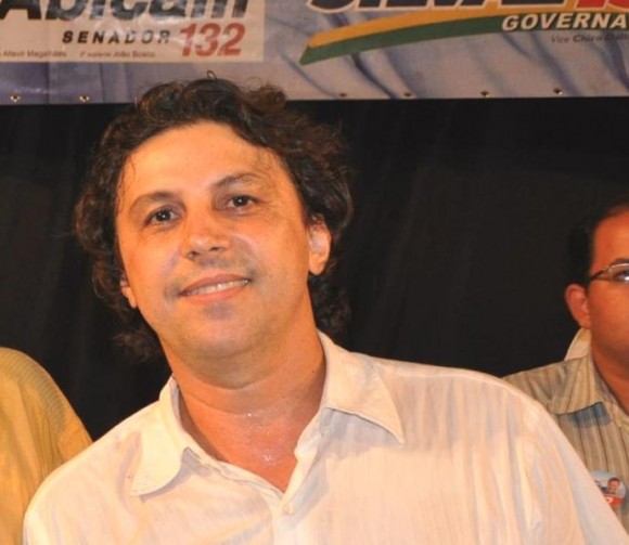 Com mágoa do PMDB, Valdir Ribeiro pede desfiliação