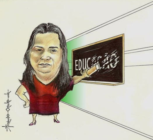 Secretária de Educação pede demissão 