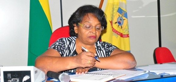 Julier condena SICOOB PANTANAL e vereadores rejeitam moção