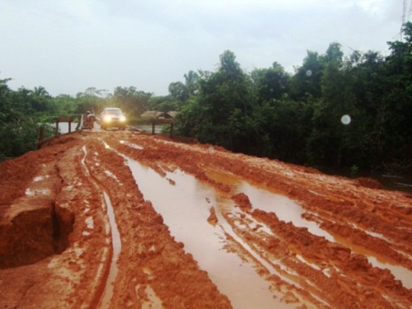 Prefeitos ameaçam abandonar transporte de alunos em Mato Grosso