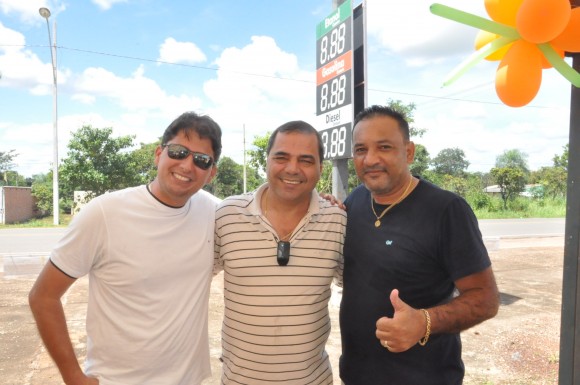 CHAPA QUENTE! Churrasco reúne possiveis pré-candidatos a prefeito 