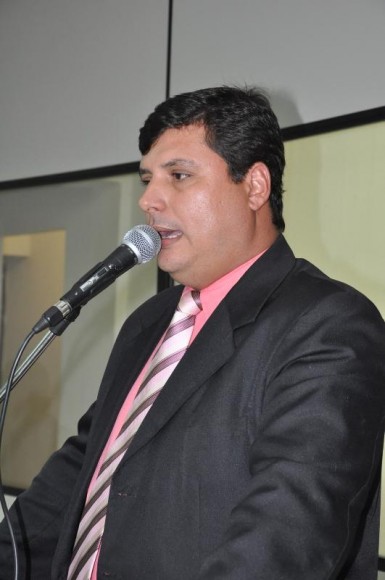 Izaías Junior quer máquinas em tempo integral  na Agrovila