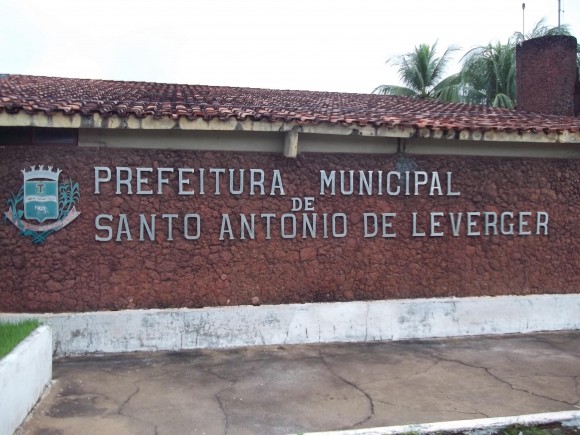 PREFEITURA DE SANTO ANTÔNIO FECHA AS PORTAS