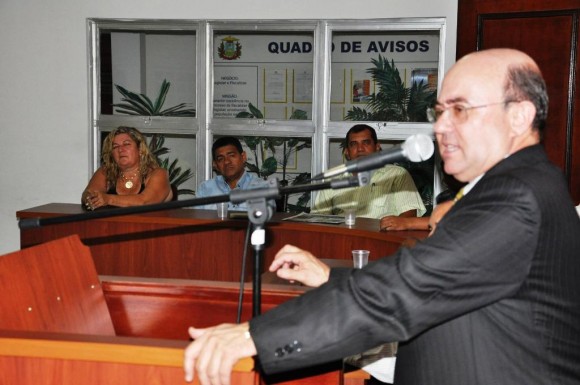 Riva apresenta Walter Sampaio como presidente do PSD em Leverger