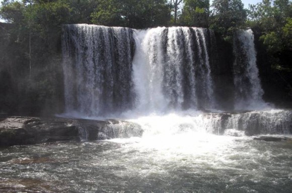 Hidrelétrica pode acabar com cachoeira do Prata no rio São Lourenço