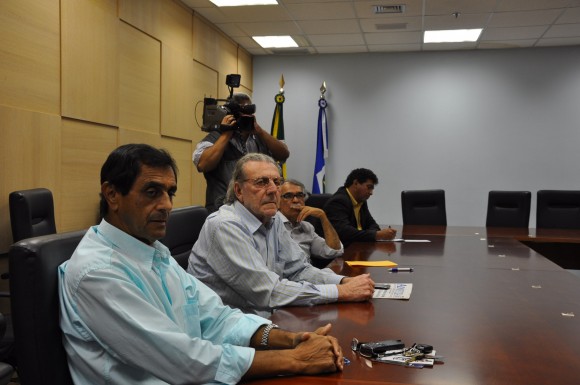 Prefeitos da Baixada cobram devolução de maquinários ao Consórcio