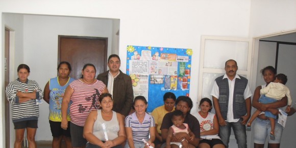 Zenildo reúne moradores para entrega de material de construção 