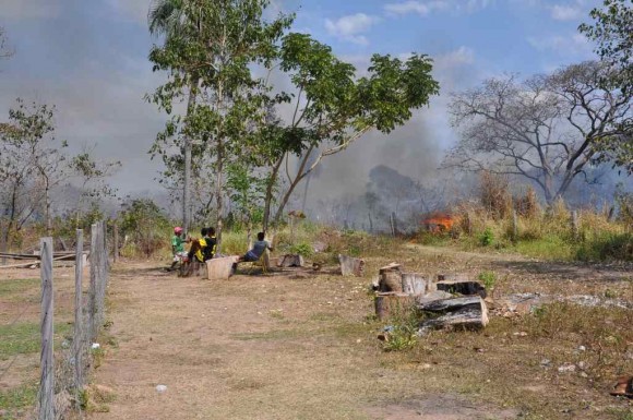 Focos de incêndio faz população requisitar 