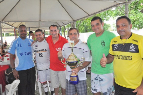 O troféu de campeão emoldura a conquista do bi pela 3ª CIPM