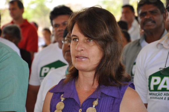 Maria Borndin recebe convite para se candidatar a vereadora em 2012