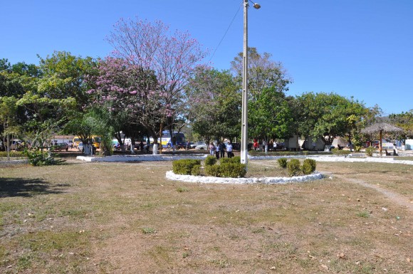 Agrovila - A vice-prefeita Alderian Teixeira troca o PDT pelo PSD