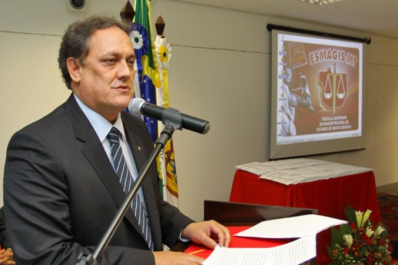 Presidente do TRE pede apoio ao prefeito e vereadores para revisão