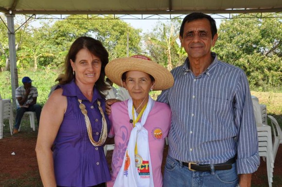 Olga Moreira entre Ugo Padilha e Maria Bordin, delegada das mulheres