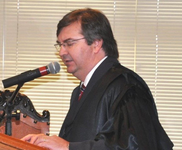 Após se reunir com Blaszak, Harrisson aguarda pela diplomação