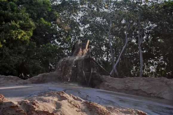 Lei Municipal sancionada em 2006 proíbe dragas no perímetro urbano