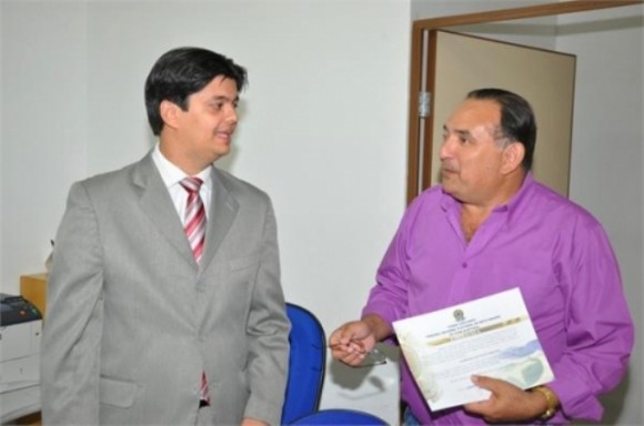 Harrisson é empossado pela Câmara na manhã desta quinta-feira