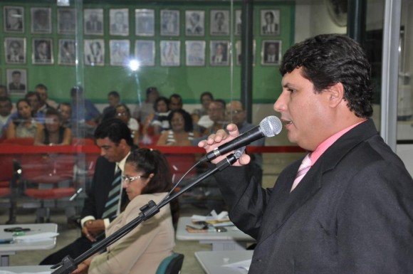 Tribunal de Contas vai perdoar multas do vereador Isaías Jr