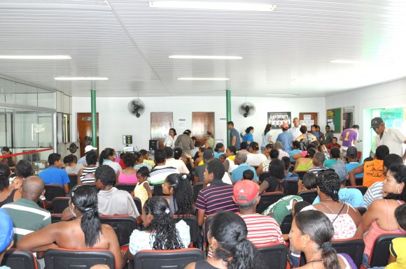 Eleitores do Sangradouro chegam em massa para a revisão eleitoral 