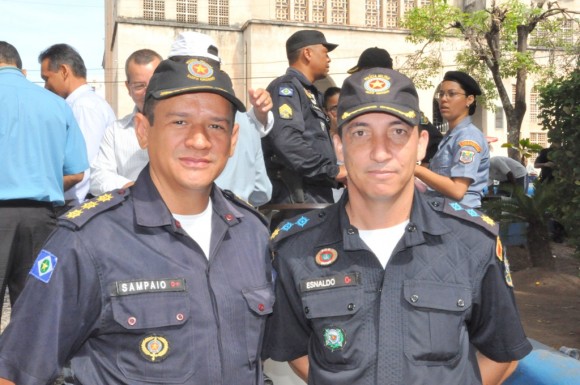 Coronel Sampaio e Major Esnaldo no lançamento do 