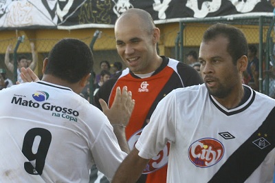 Com gol no fim, Mixto arranca empate e mantém esperança de acesso
