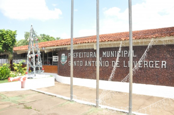 Corte de energia na Prefeitura faz secretário interromper descanso