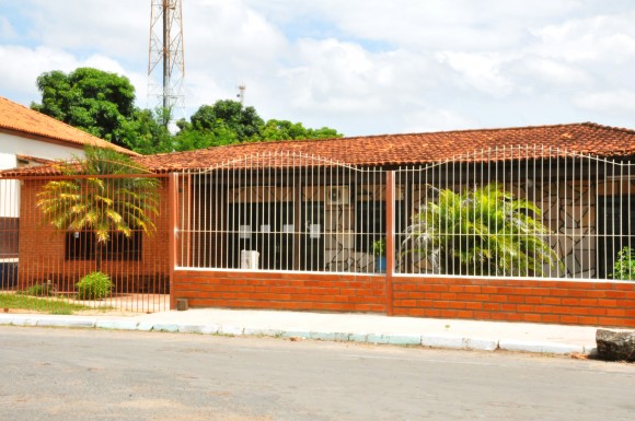 Igreja não recebe aluguel de Harrison e quer retormar imóvel locado