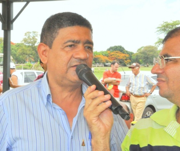 Internautas apontam dificuldades nas pretensões de Walter Sampaio