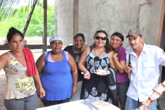 Nalzira Ribeiro reaparece em cerimônia pública na zona rural