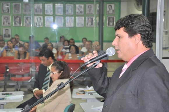 Ex presidente da Câmara de Santo Antônio Isaías Jr atingido pela Lei