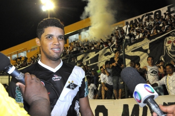 Odail Junior se torna heroi na virada do Mixto sobre o Vitória da Bahia 