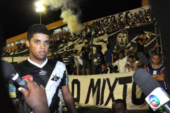 A tendência é Odail Júnior, autor do gol da vitória, sair jogando neste 