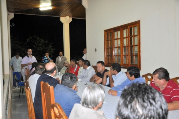 Pesquisa, estrutura de campanha e liderança vai definir nome