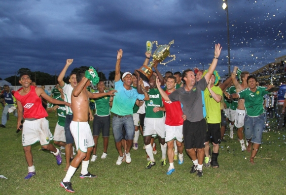 Nos pênaltis, Cuiabá é campeão
