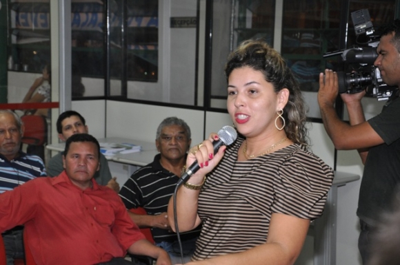 Candidata do PDT recebe visita de adversários durante a noite desta quarta