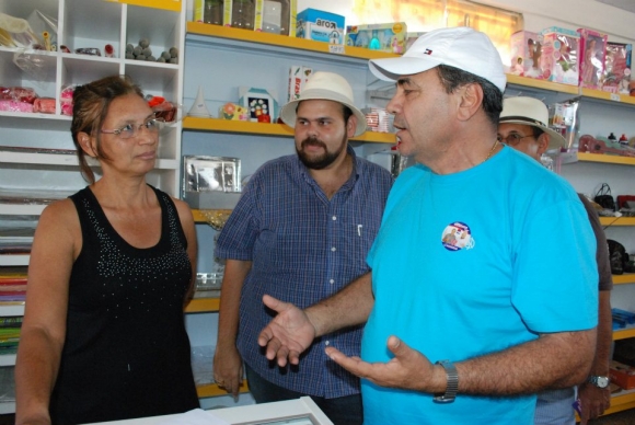O candidato a prefeito Celso Nogueira fez visita a comerciantes na cidade