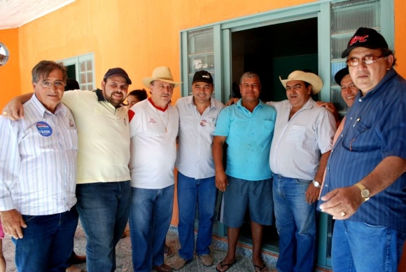 Celso Nogueira faz campanha no distrito acompanhado de membros do PDT