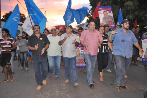 Celso Nogueira e Dudu Moreira percorrem juntos ruas e avenidas de Santo Antônio