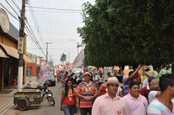 Coligação de Valdir Ribeiro entra com pedido de registro na Justiça Eleitoral