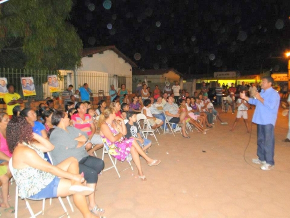 Em reunião com moradores, Valter Sampaio diz ser contra instalação de dragas 