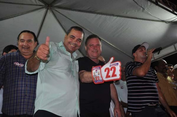 Celso Nogueira fez caminhada e comício no encerramento da campanha