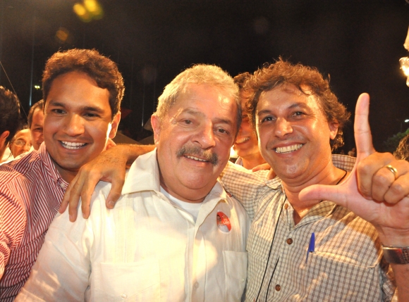 Valdir Ribeiro e o ex-presidente Lula no comício em Cuiabá