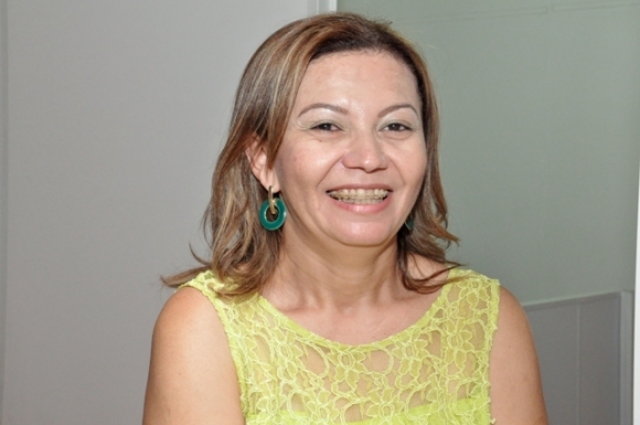 Catarina Ribeiro é empossada como controladora interna da prefeitura de Santo Antônio