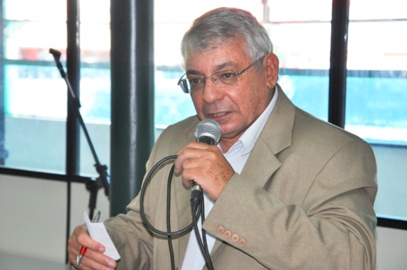 Com apenas treze dias de adminstração, Valdir Ribeiro trocou seu secretário de governo