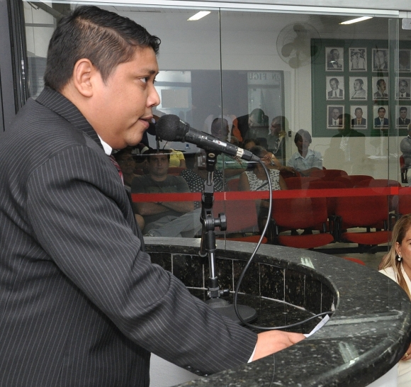 Luiz Felipe indica a manutenção no bairro Nossa Senhora de Fátima