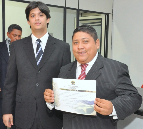 Ausência do juiz relator faz TRE adiar julgamento de Luiz Felipe