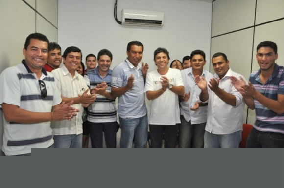 Membros do PMDB seguem em 