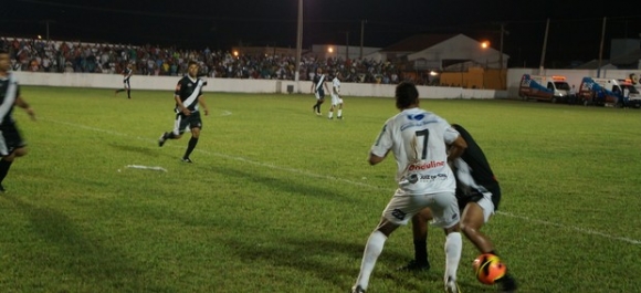 De virada, Tupi acaba com o sonho mixtense 