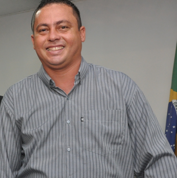 Denúncia que afastou Valdir e motivou CPI partiu do taxista Adilson de Arruda