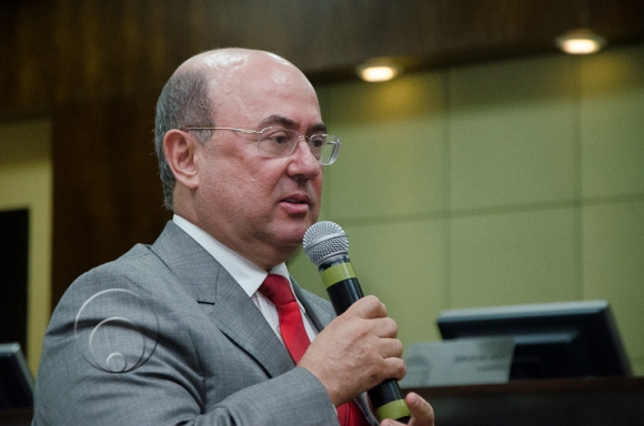 ‘Não roubei, nem desviei dinheiro’ e ‘vou dar volta por cima’ rebate 